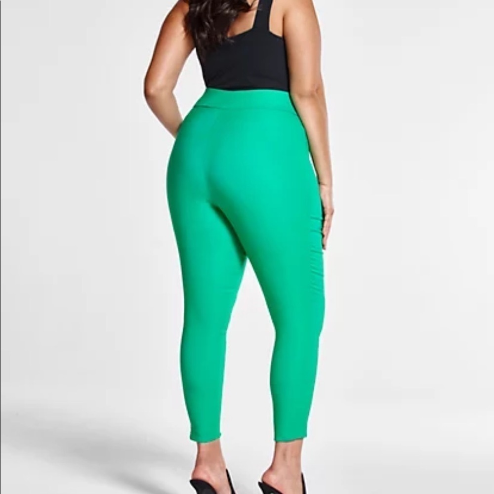 Fashion To Figure | Ankle Slim Crop Velour Tight Womens Size 3 Green Pull on